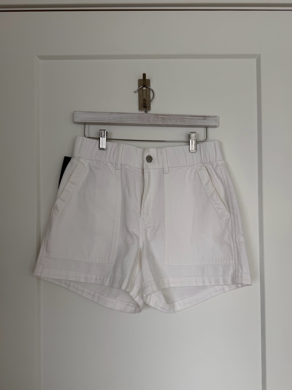 NWT GAP White Elastic Waist Twill Utility Shorts 4" Inseam - Small